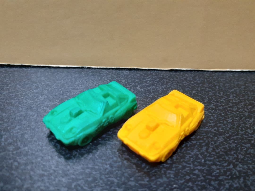 スーパーカー消しゴム 死喰魔V8Z カルフォルニアシルエット 緑 黄