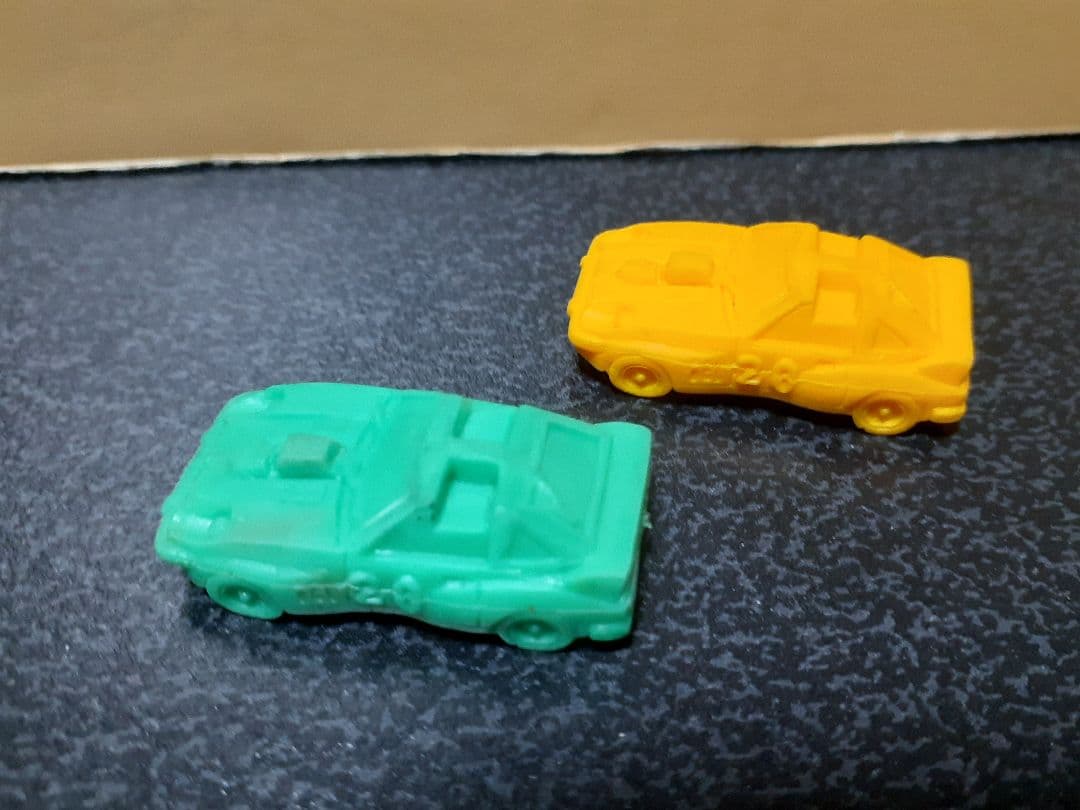 スーパーカー消しゴム 死喰魔V8Z カルフォルニアシルエット 緑 黄