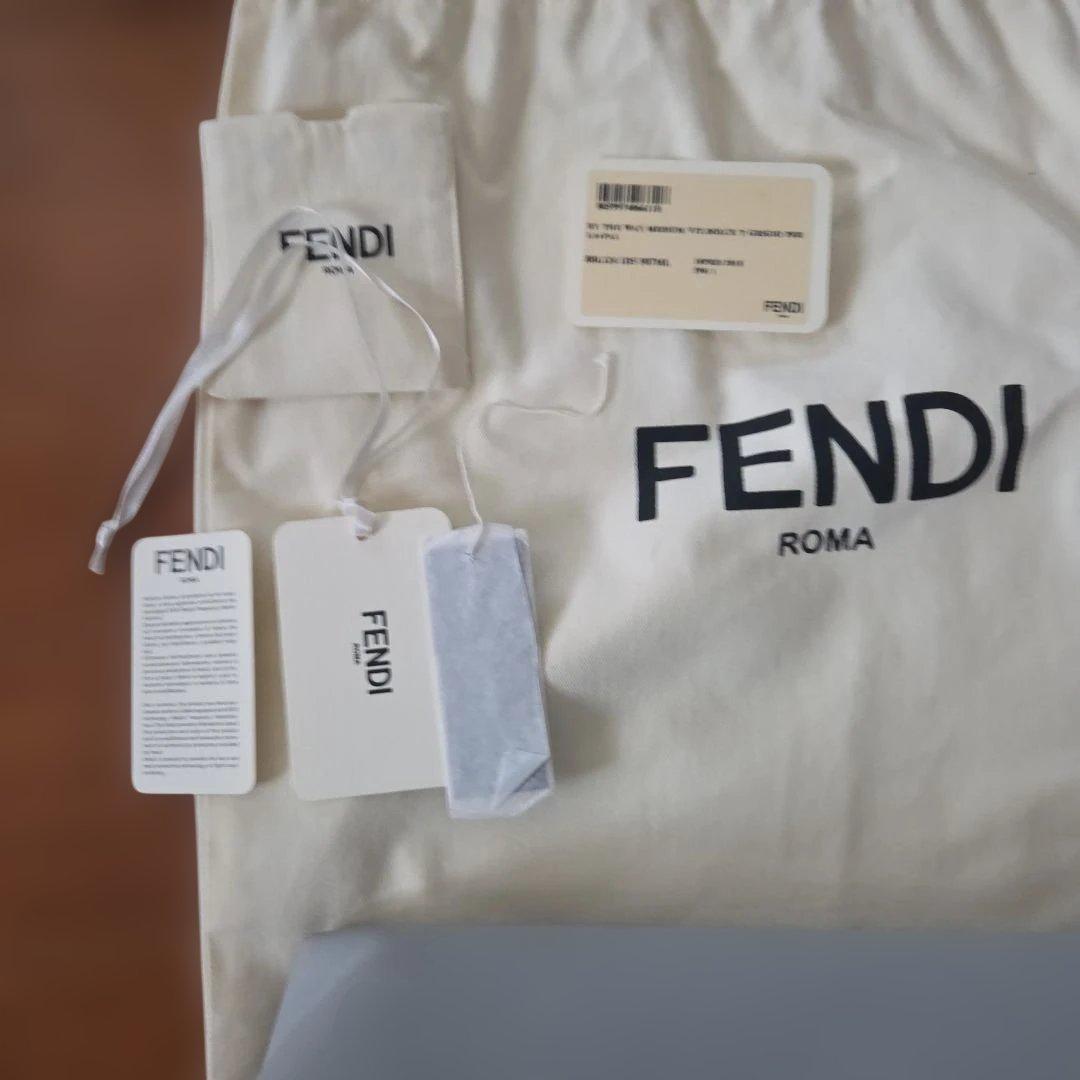 【最終値下】FENDI バイザウェイグレー レザー ショルダーバッグ