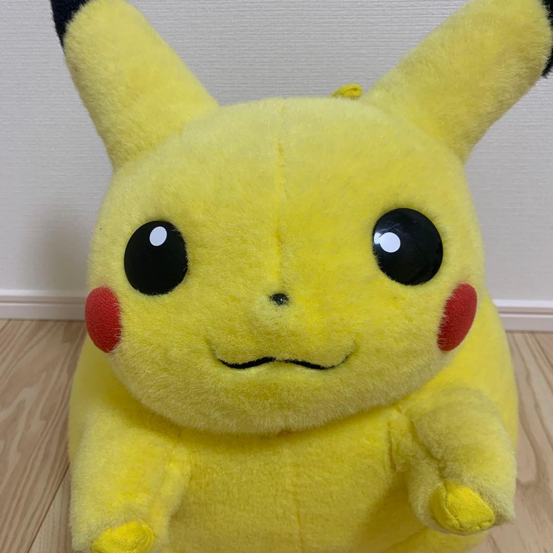 【レア】等身大ピカチュウ ぬいぐるみ　ＴＯＭＹ