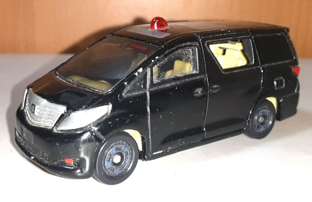 [トミカくじ15]トヨタアルファード 交通取締り用覆面パトロールカー