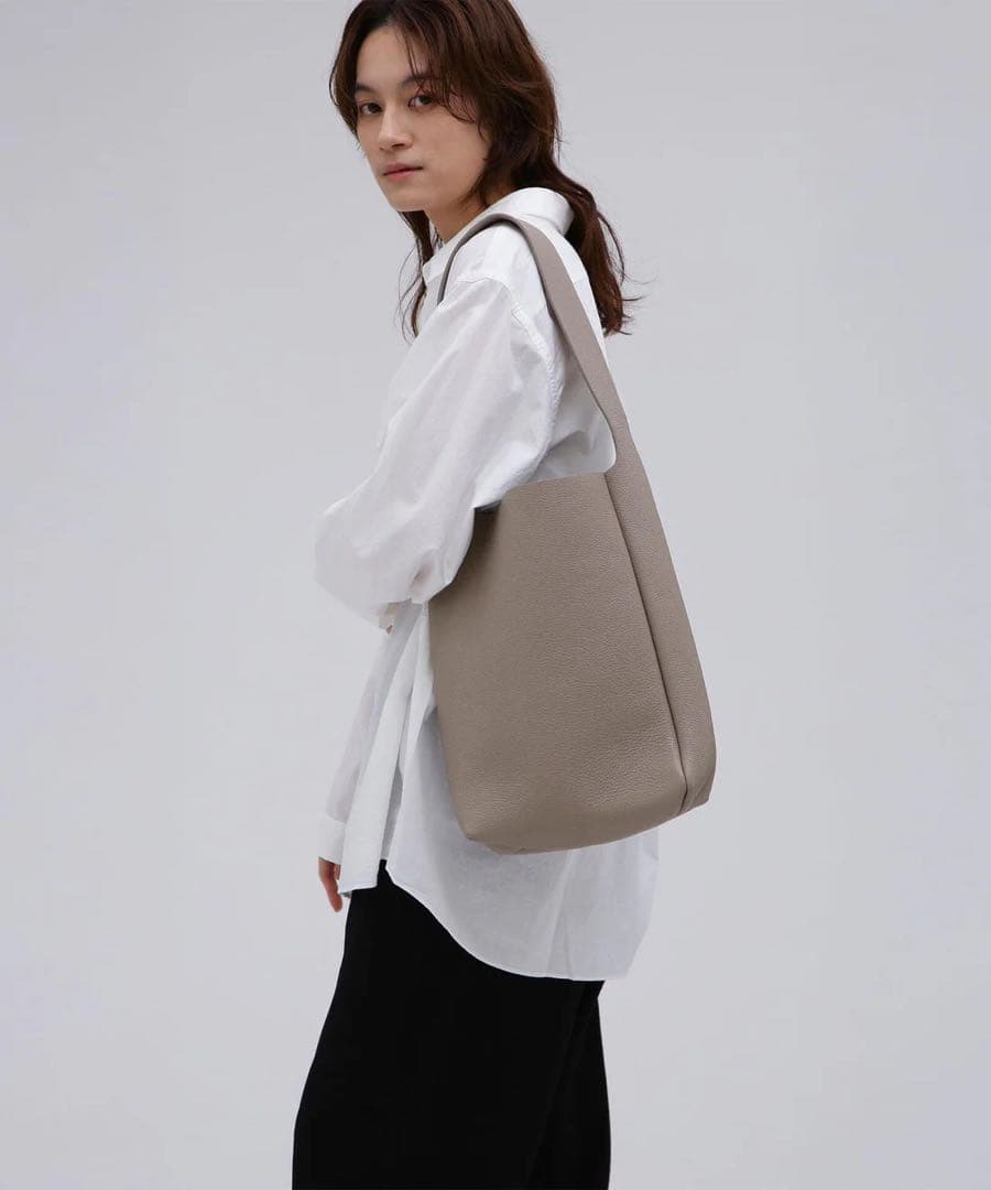 Aeta ショルダーバッグ