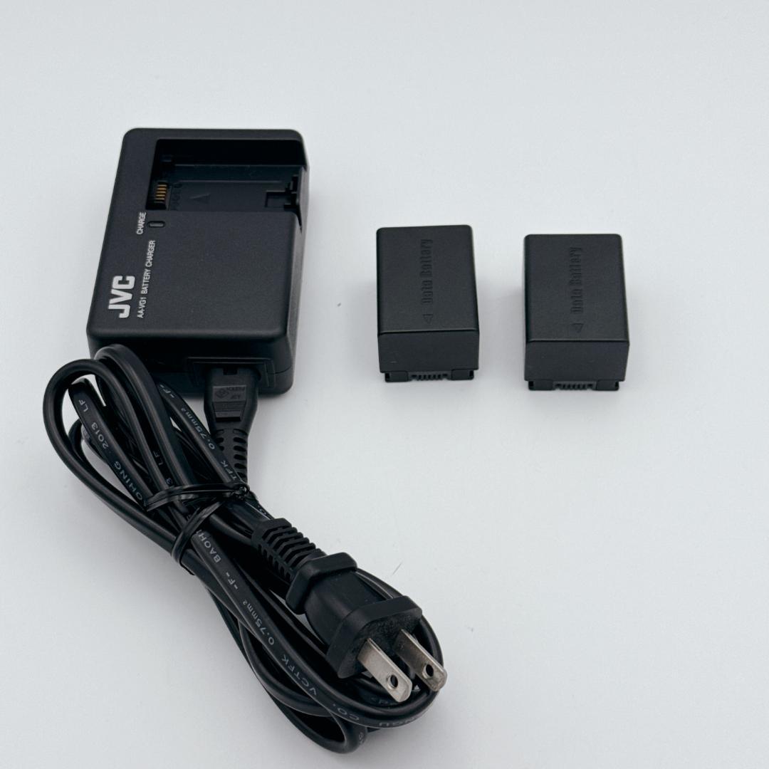 専用ほぼ未使用✨JVC Everio フルハイビジョンビデオカメラ GZ-HM1