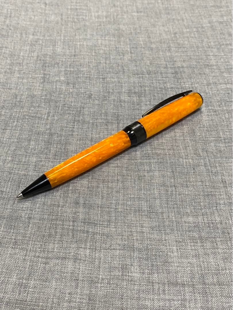 胡桃　ピナイダー ボールペン ラ・グランデ ベレッツァ ロックジャッロ