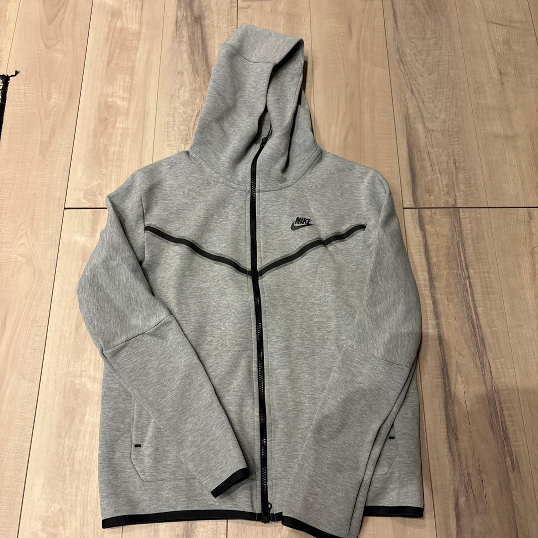 NIKE テックフリース　グレー