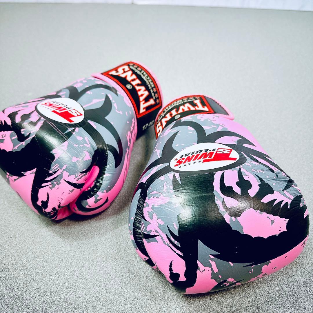 ツインズ 本革 ボクシンググローブ ドラゴン 12oz レガース セット ピンク