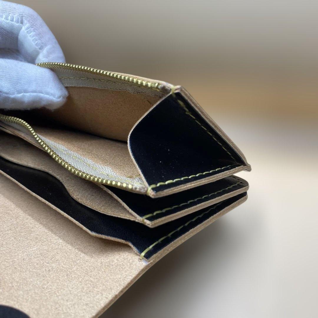 【無骨×上質】3層 丘染めブラック／ミドルトラッカーウォレット 折らずにお札収納