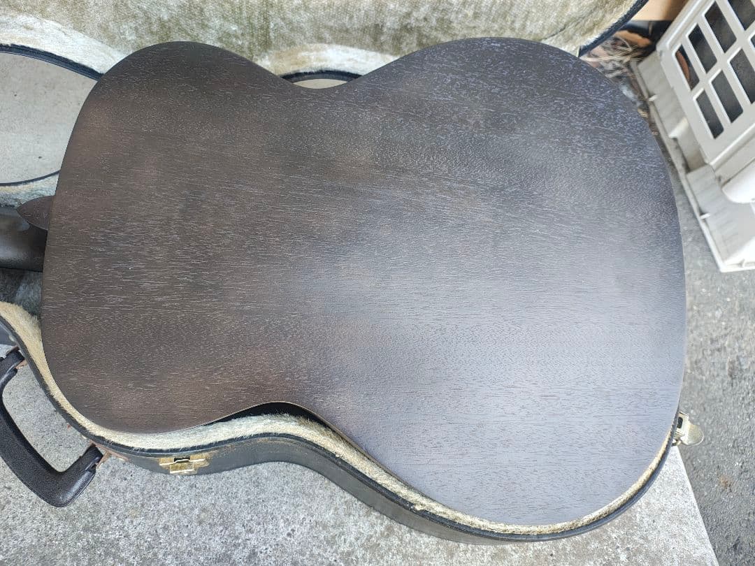 超美品 S.Yairi YF-04 BK マットブラック仕上げ／弦高2.2mm