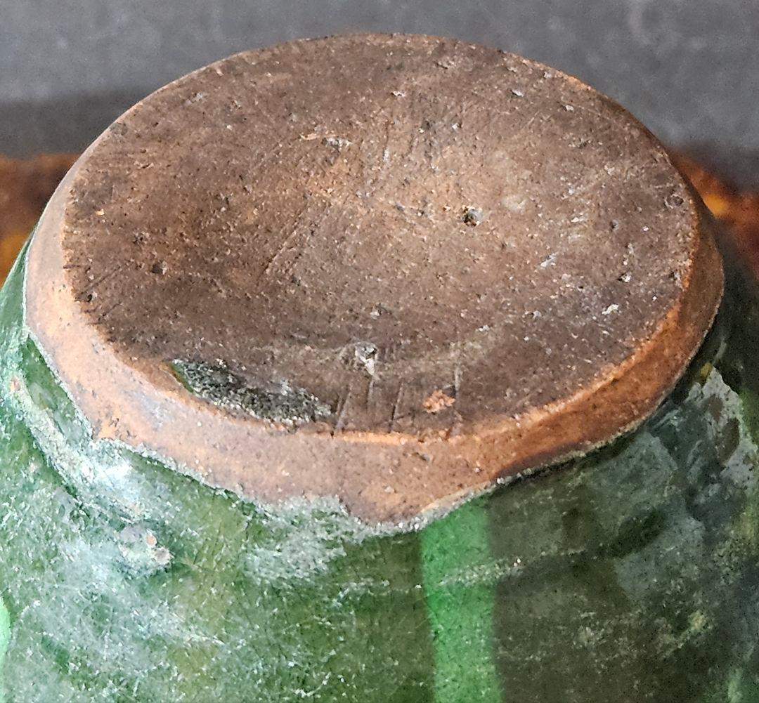 中国古美術　中国古陶磁器　古玩　遼時代　遼緑釉　緑交趾　陰刻輪線文様　小壺　罐