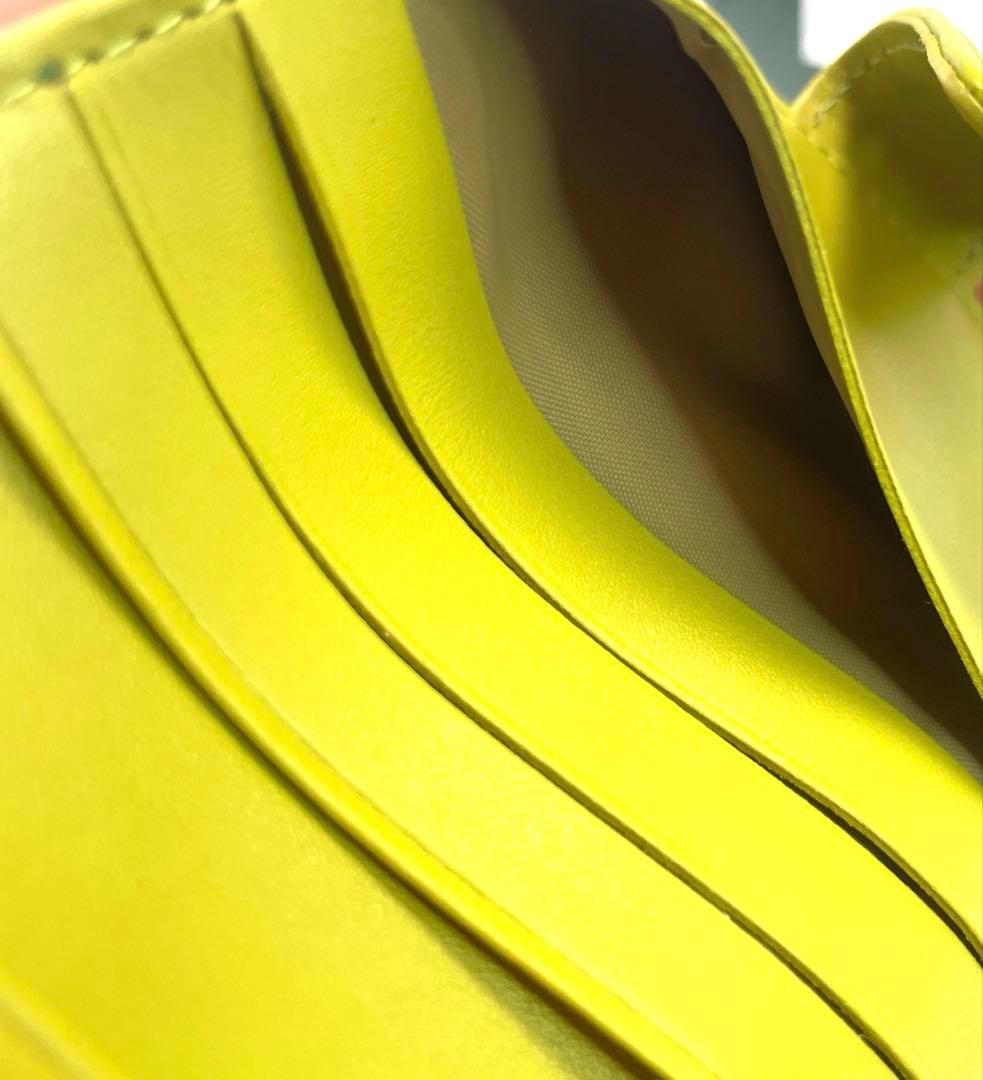 LONGCHAMP ロンシャン 型押し財布　2つ折り財布　コンパクトウォレット