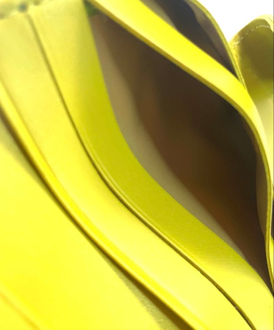 LONGCHAMP ロンシャン 型押し財布　2つ折り財布　コンパクトウォレット