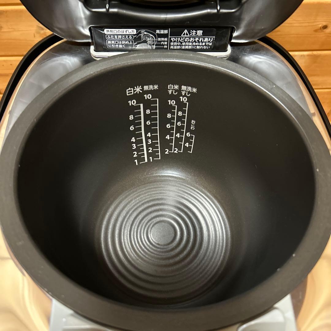 【良品】炊飯器 10合炊き RC-18VSR　21年製　真空圧力　東芝