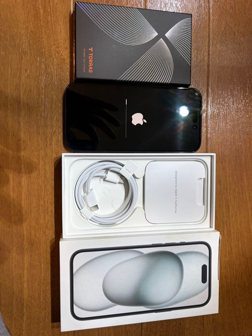 Apple iPhone 15 256GBブラック 本体 充電ケーブル付き