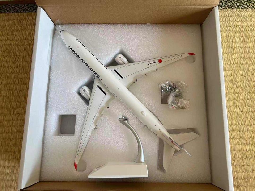 JC Wings 1:200 JAL 日本航空 A350-1000 JA01WJ