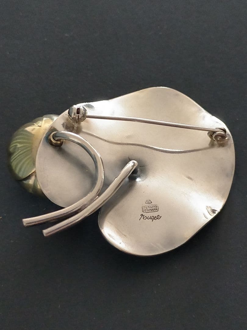 デンマーク Gertrude Engel ガートルード エンゲル 睡蓮のブローチ