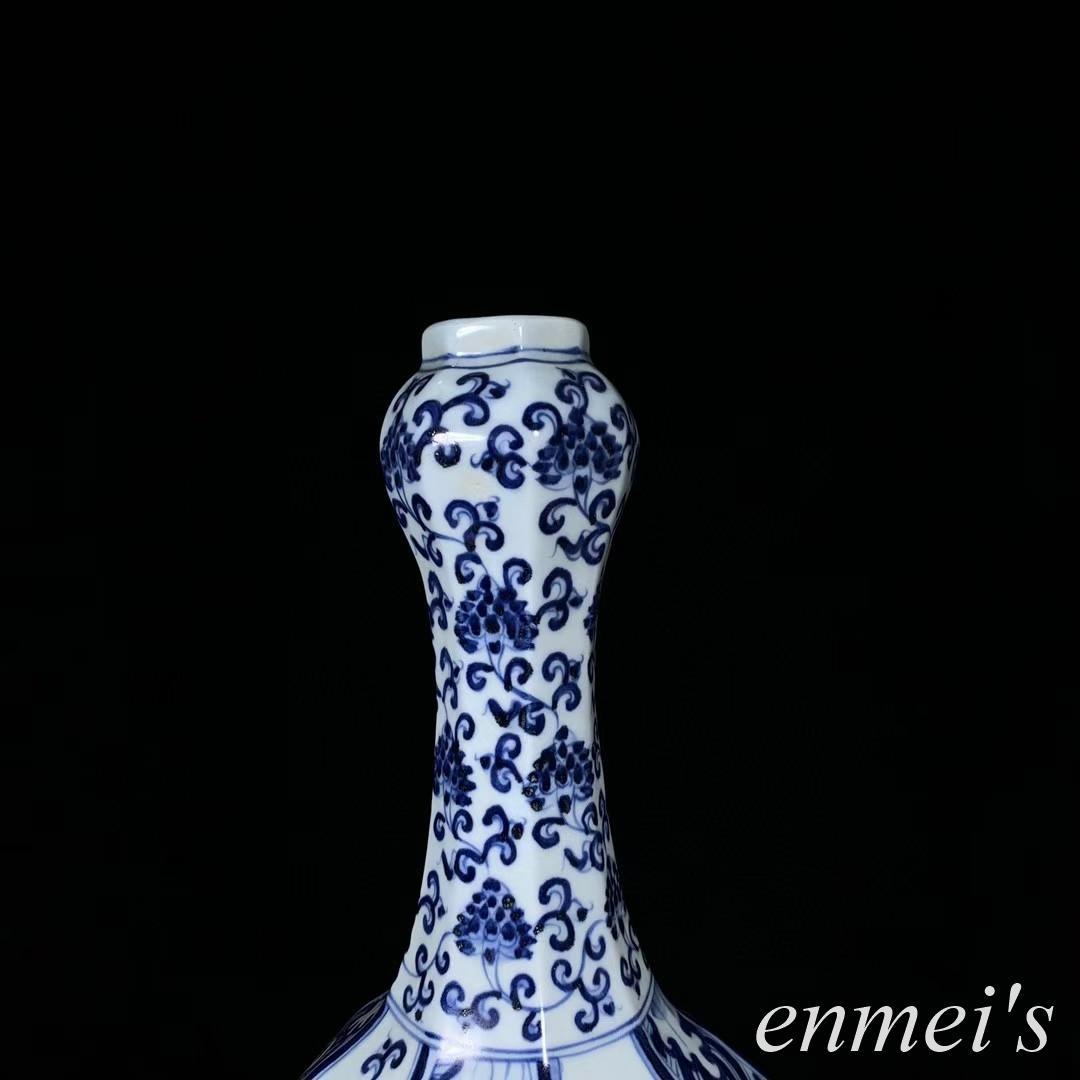 中国古美術・明宣德款青花缠枝花卉八方蒜头瓶・青花磁・純手描き・陶芸・花瓶・文房