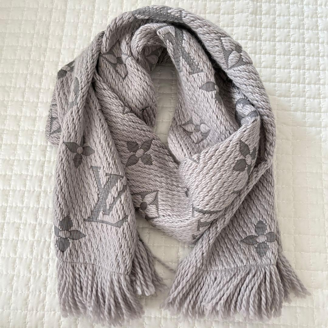 美品　ルイヴィトン　マフラー フリンジ付き　エシャルプ　ロゴ　グレー　シルク混