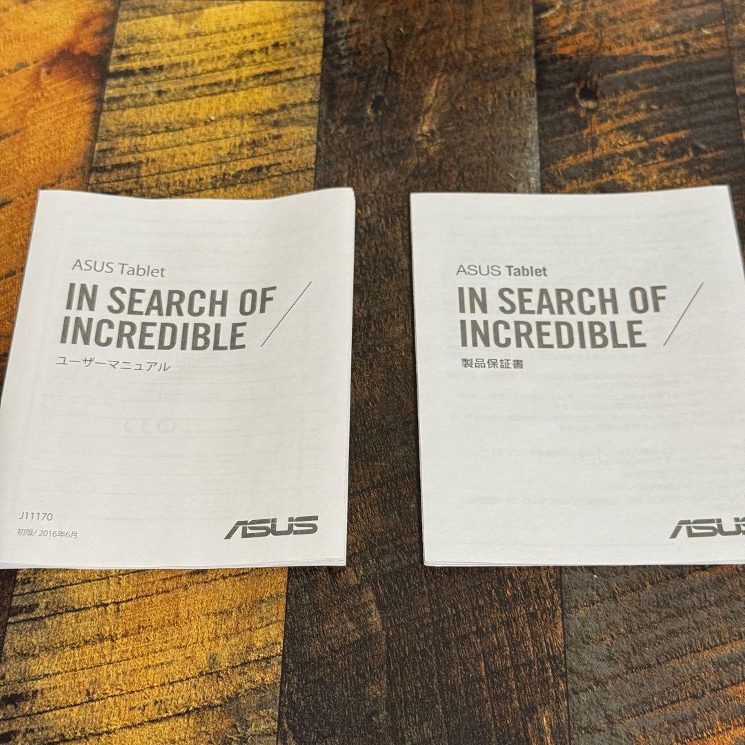 ASUS ZenPad 8 本体 充電器・スタンド付き