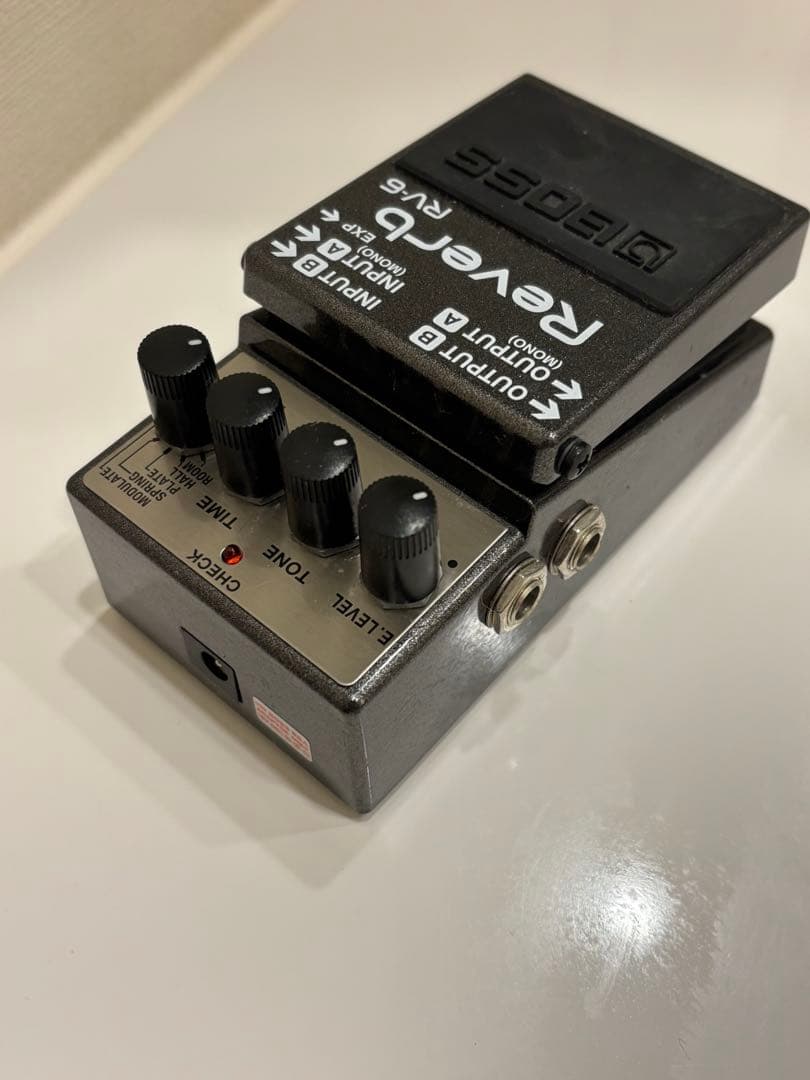 ギター用エフェクター　リバーブ　BOSS Reverb RV-6 ケース説明書付
