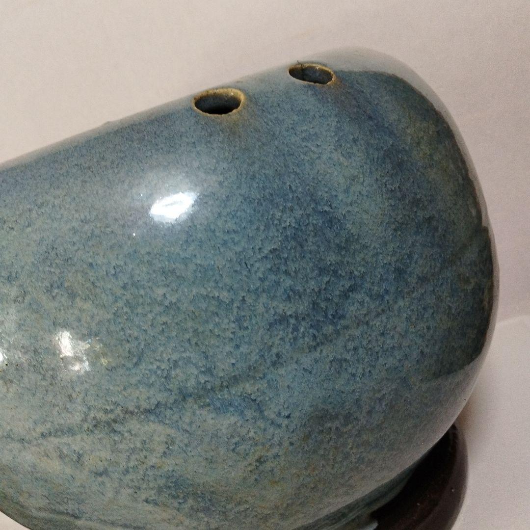 青色釉薬の陶器火鉢