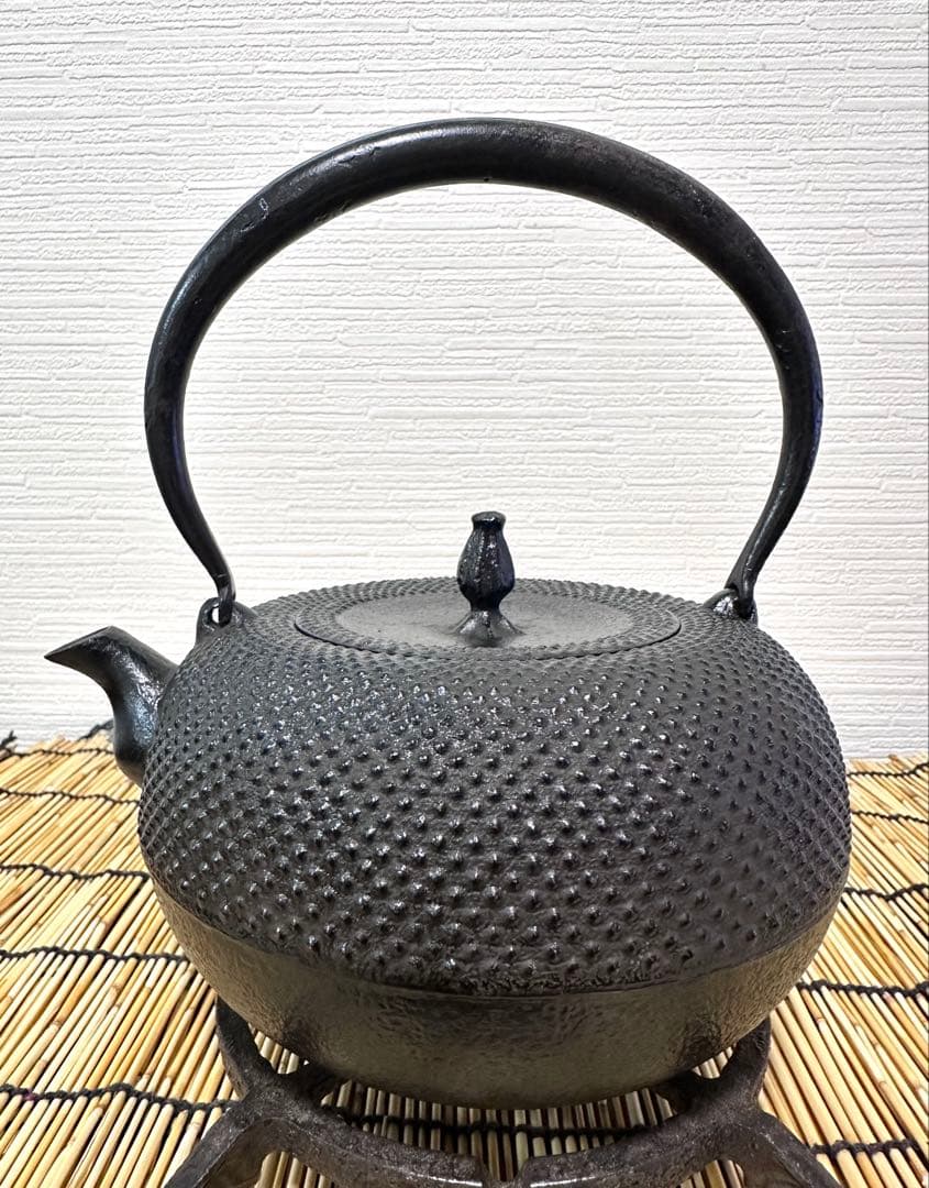 美品　南部伝統工芸士 及川寛治作真作保証１５型姥口アラレ　伊藤 みよこ様売約済み