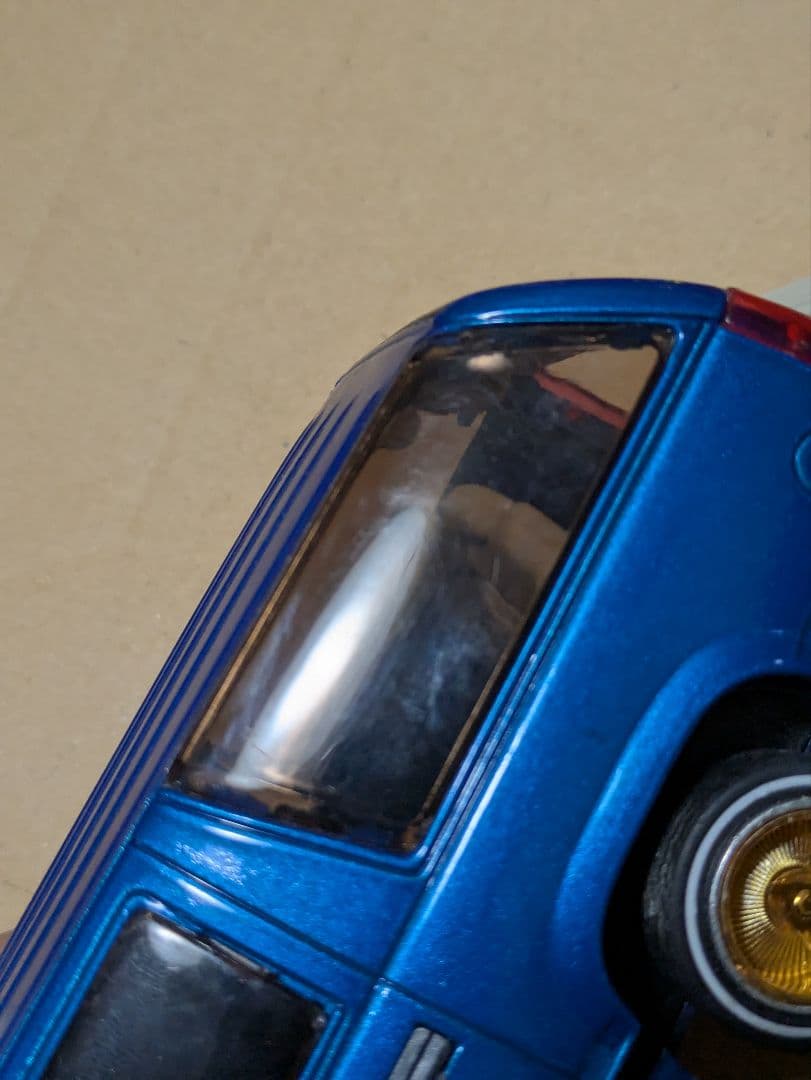 サニーサイド 1993 シボレー サバーバン 1/24 ブルーゴールド