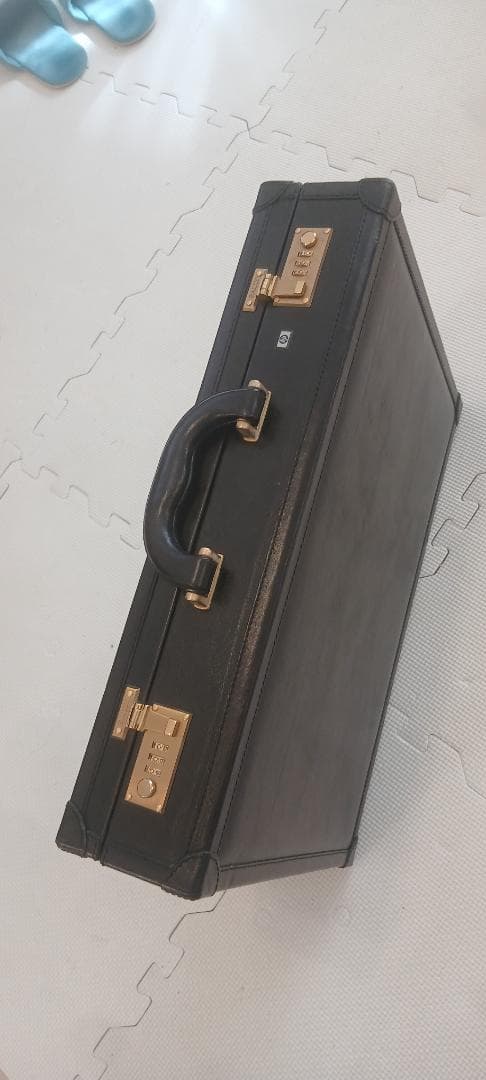 BALLY バリー アタッシュケース HPロゴ入り 黒 鍵付き