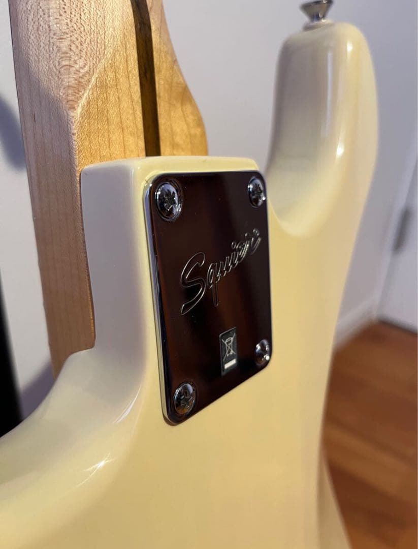 本日20:00出品取り消し　Squier 51 Vintage Blonde