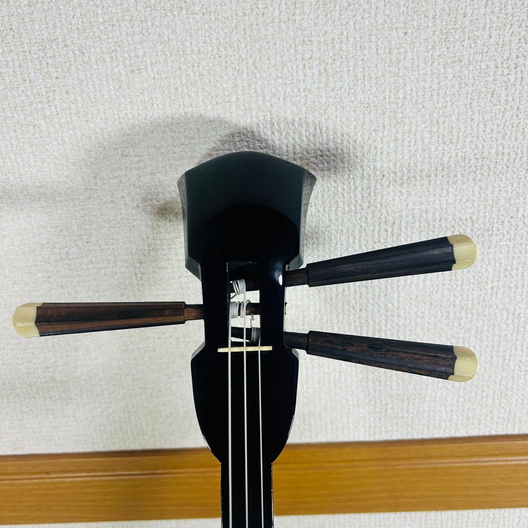 【美品】沖縄三線 三味線 人工革 合皮 ヘビ柄　ハードケース付 民族楽器 弦楽器