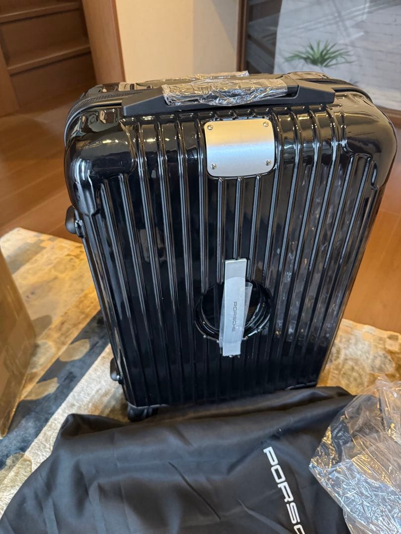 ポルシェ キャリーケース ブラック　TSAロック　機内持ち込み