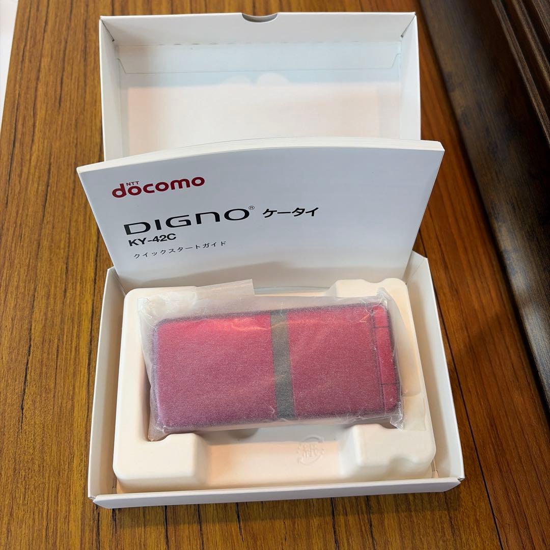 DIGNO KY-42C docomo レッド　本体