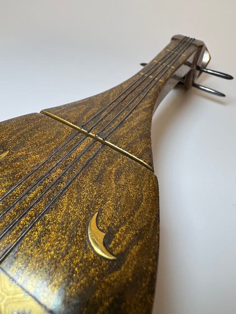 香道具 超絶技巧の時代漆芸　明治時代 本金蒔絵琵琶形香合 時代箱 香道具　金蒔絵