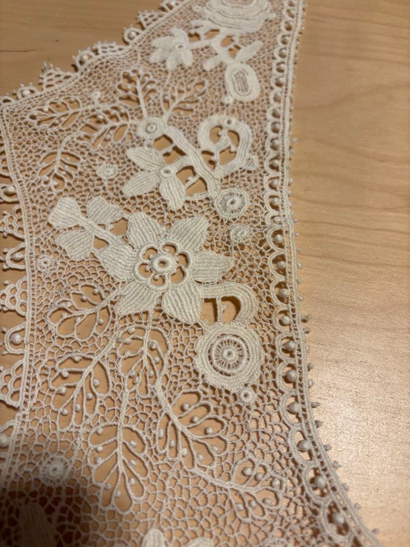 花柄刺繍レース Uネック