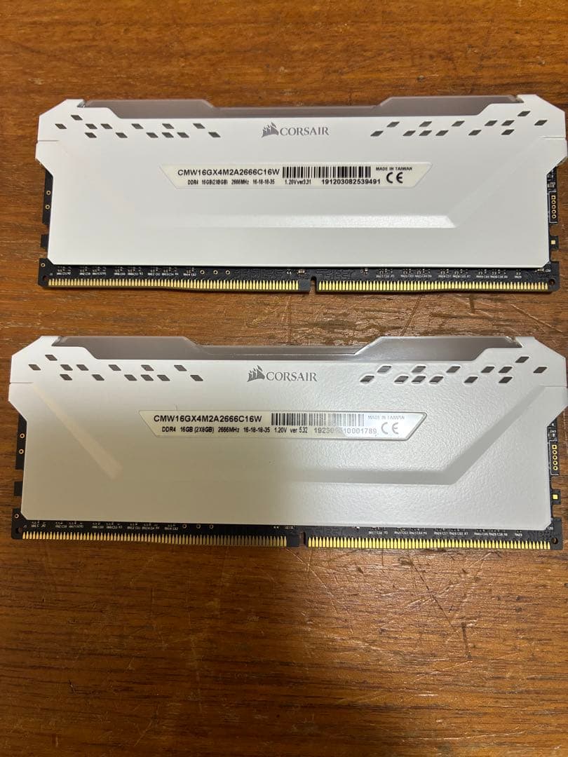 メモリー CORSAIR VENGEANCE RGB PRO 16GB DDR4