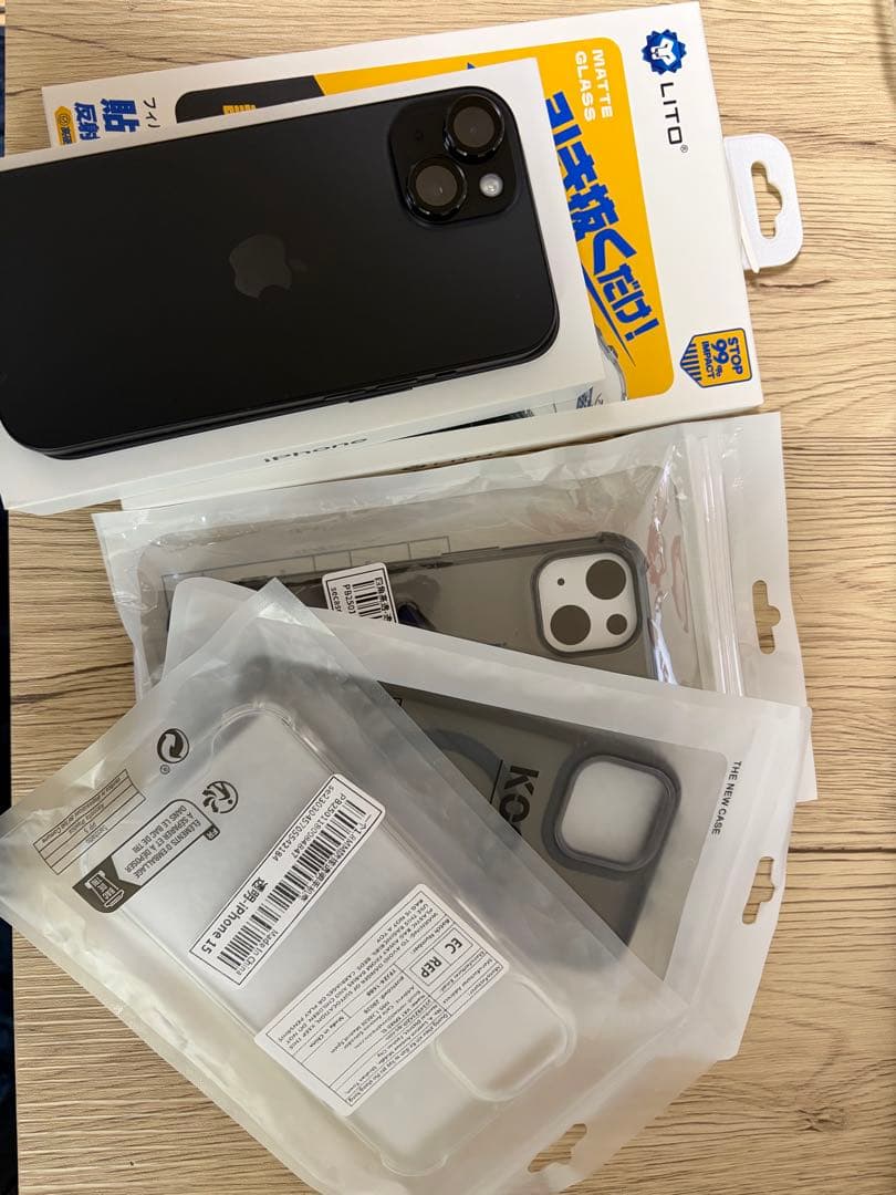 iPhone 15 256GB ブラック ※ガラスフィルム・ケース・箱付き