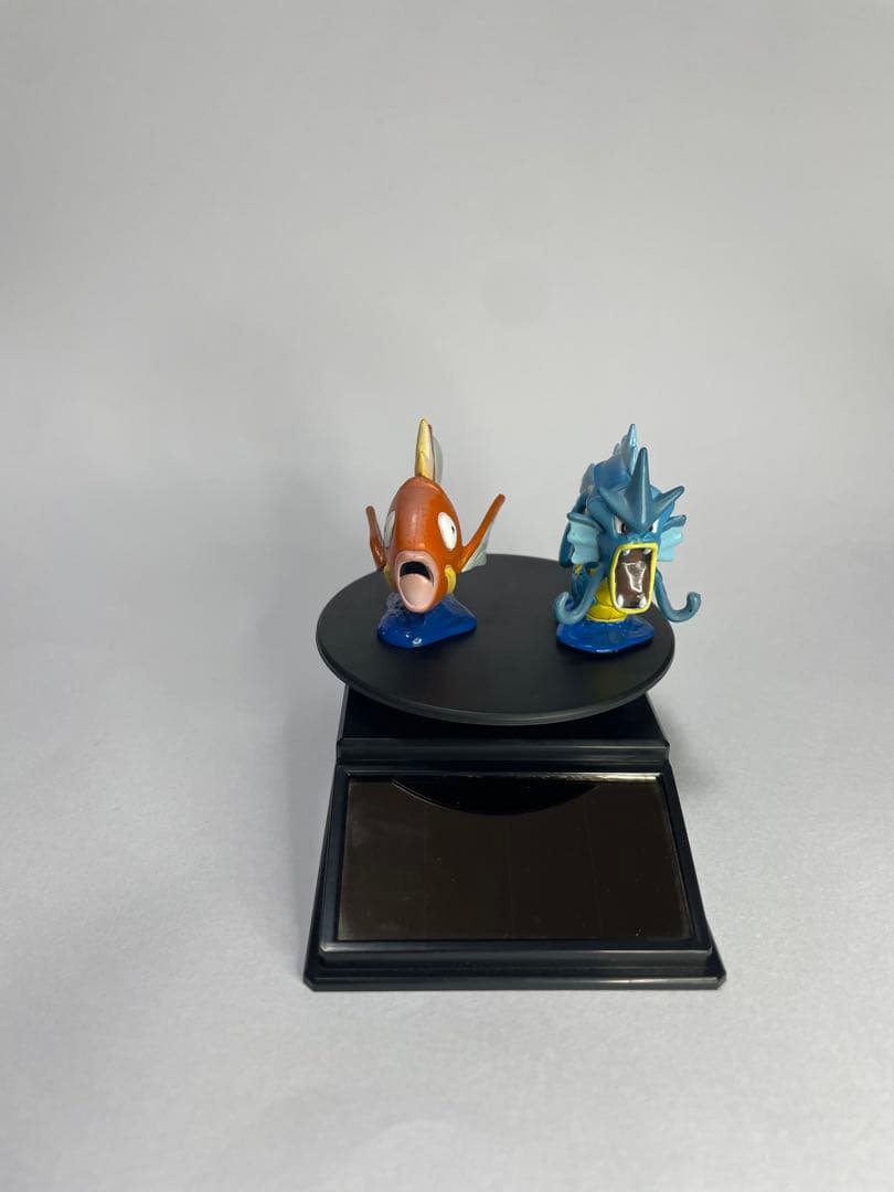 非常にレア⭐︎初期のモンコレ コイキングとギャラドス TOMY ポケモンフィギュア