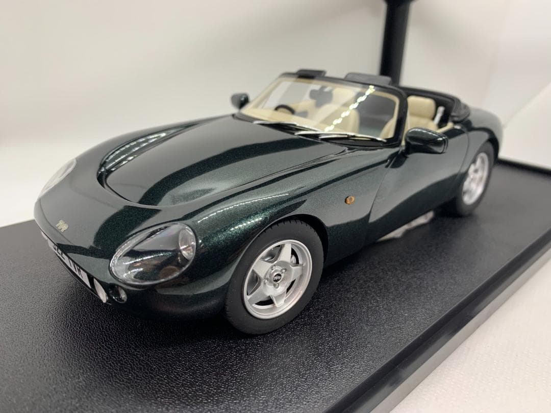 ミニカー 104-021 Cult 1/18 TVR Griffith green