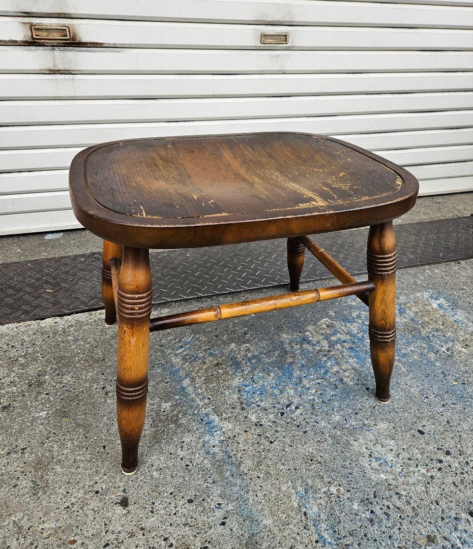 ジャパンヴィンテージ 飛騨家具 木製のスツール 椅子 オットマン キツツキマーク