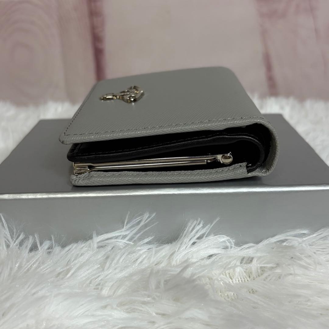 【人気・新品未使用】ヴィヴィアンウエストウッド 二つ折財布　グレー クリスマス