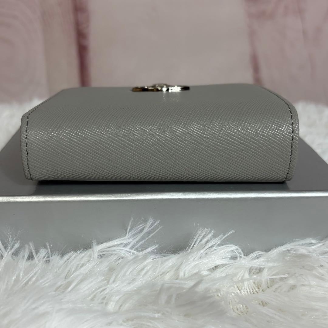 【人気・新品未使用】ヴィヴィアンウエストウッド 二つ折財布　グレー クリスマス