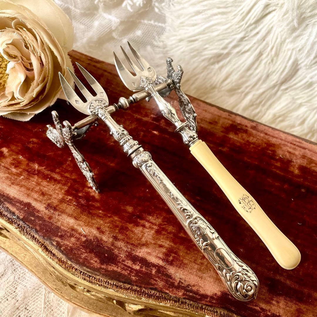 アンティーク　純銀製オイスターフォーク2本&ナイフレストピュイフォルカ3点セット