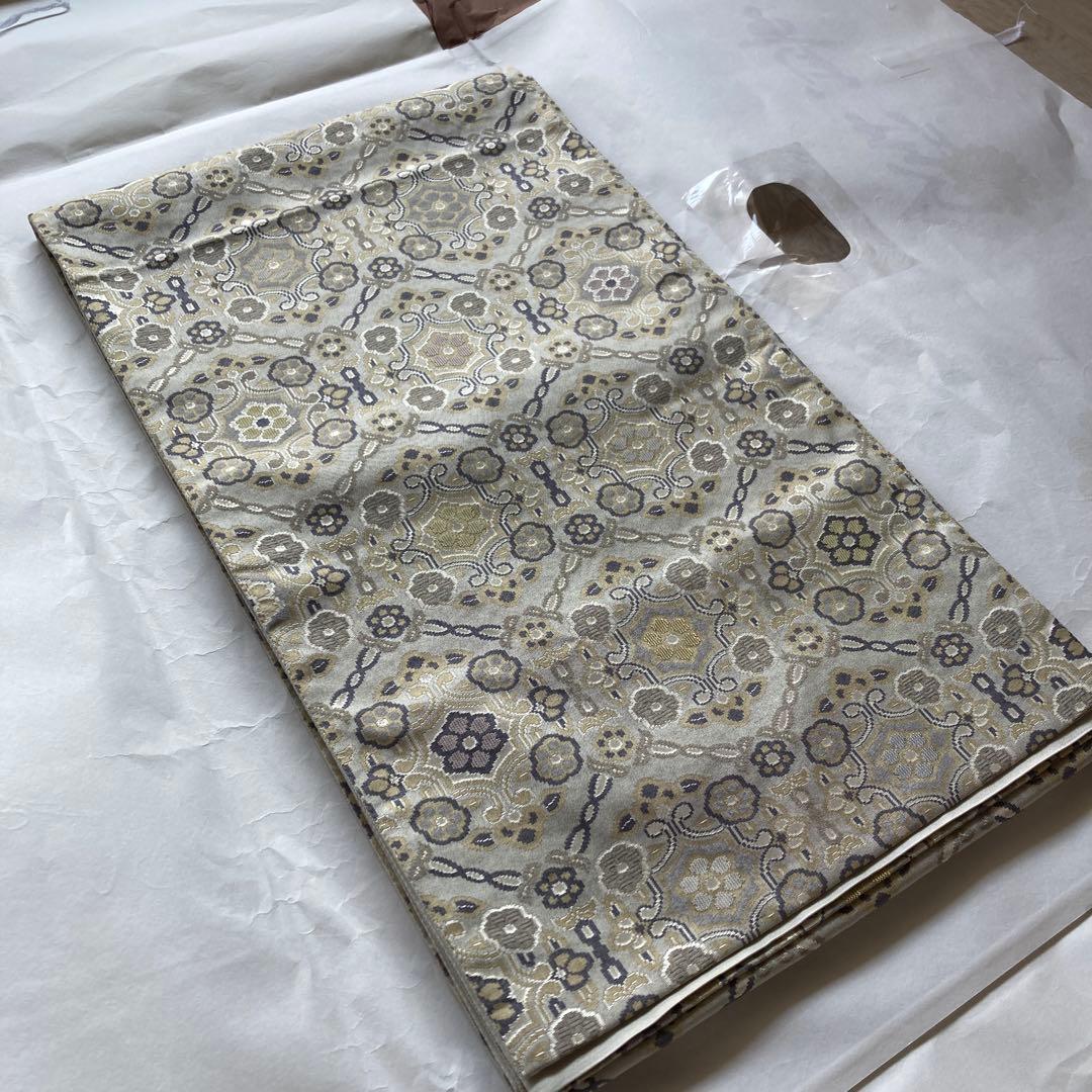 袋帯　全通　グレー系　花紋　亀甲紋様