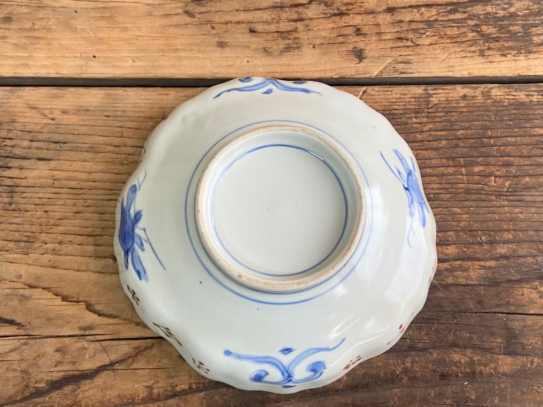 みぃちゃん様リクエスト 古伊万里 赤絵金彩オランダ唐草クルス文輪花皿 3客/染錦