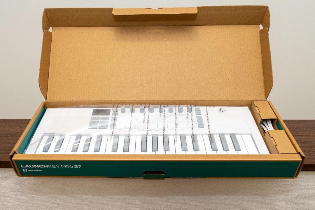 DTM・DAW Novation Launchkey mk4 Mini37 White