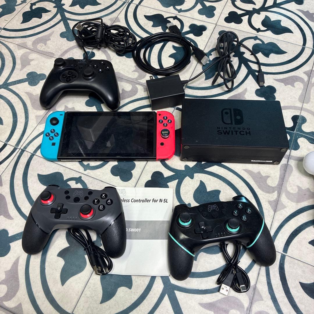Nintendo Switch 本体とワイヤレスコントローラー2セット その他