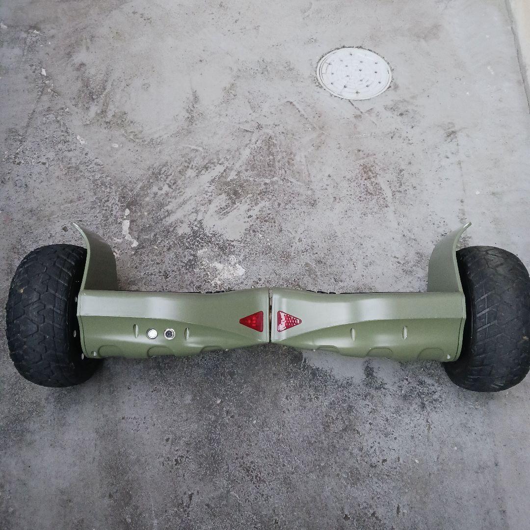 オリーブグリーン 電動スケボー　セグウェイ