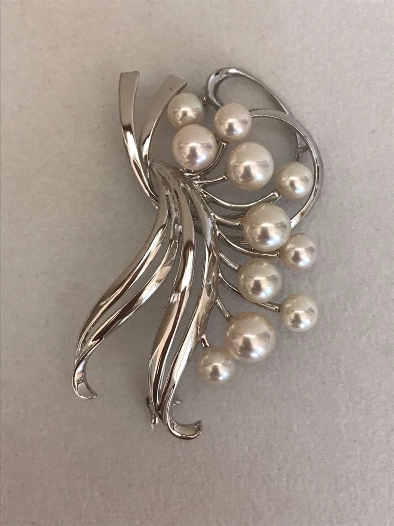 【特価！】MIKIMOTO 華やか　ゴージャス　AKOYA ブローチ