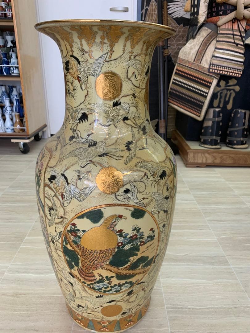 薩摩焼　金彩花鳥風月模様 陶器花瓶