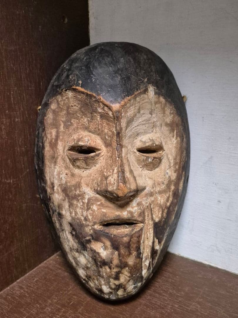 アフリカ　コンゴ　お面　マスク　飾り　魔除け