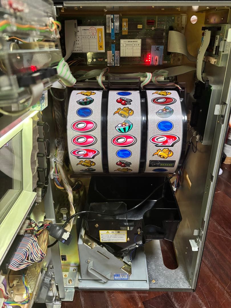 【送料無料】名機！アビリット 初代 サイボーグ００９ 不要機付 レア 白パネル